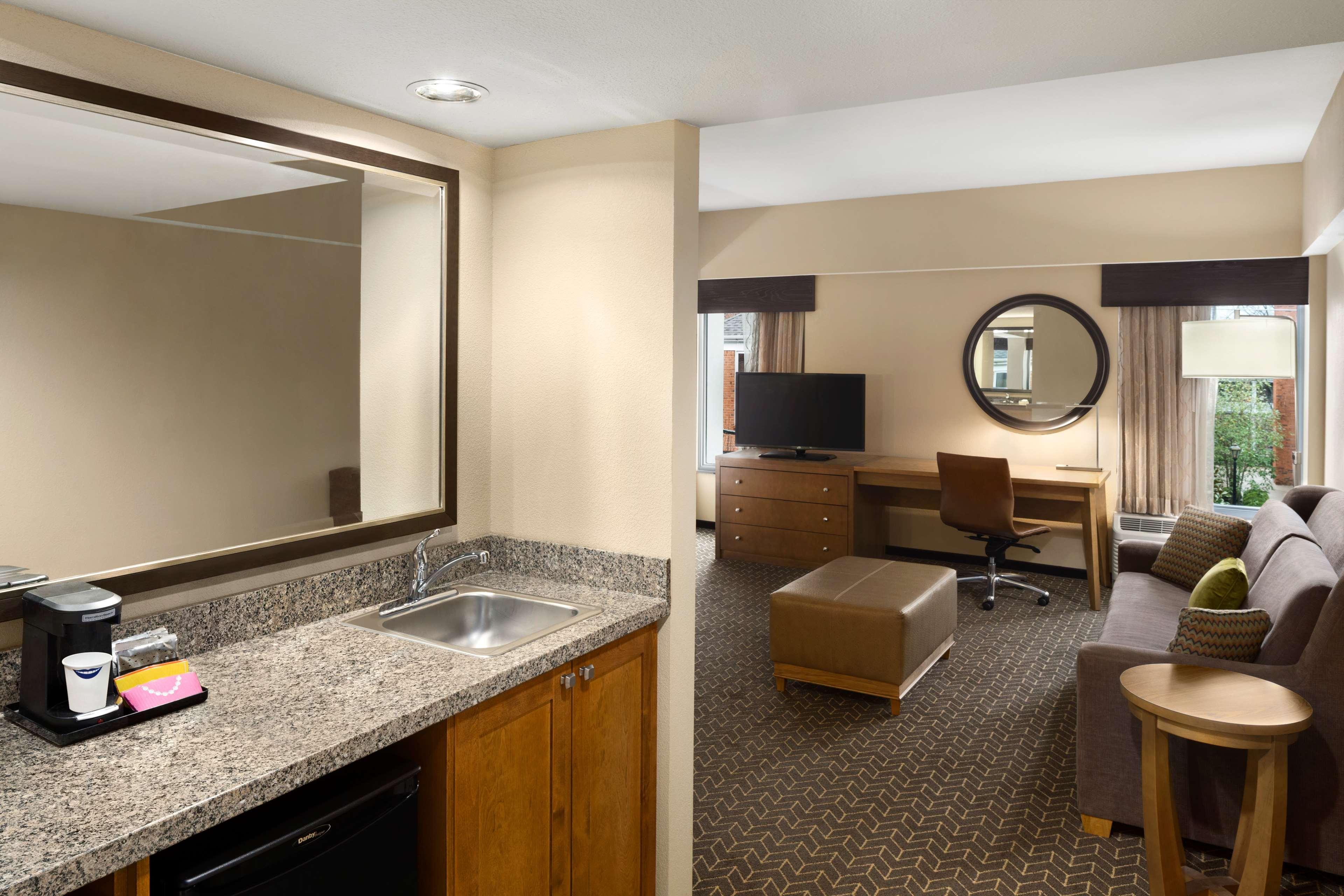 Hampton Inn And Suites Clayton/St. Louis-Galleria Area Exterior foto